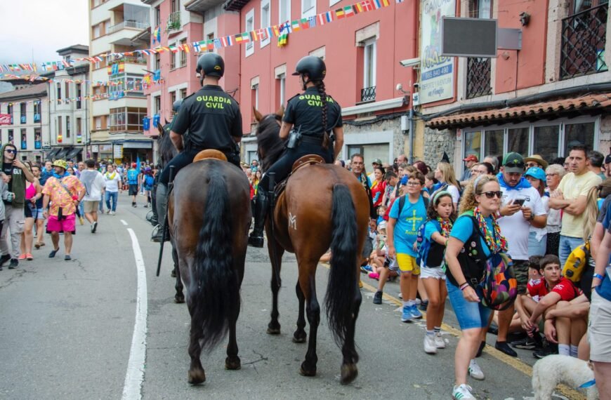 Un accidente y tres detenidos durante la fiesta de Piragües