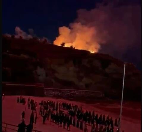 Susto en Llanes por un incendio durante la noche de los fuegos