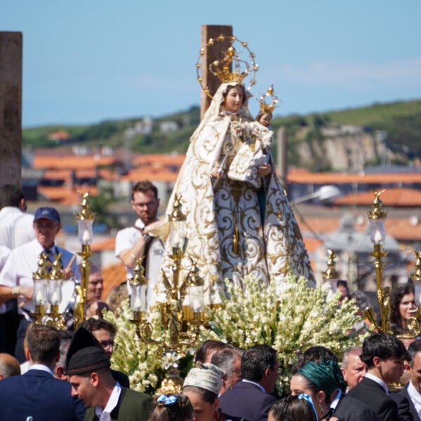 Llanes vive La Guía con fervor