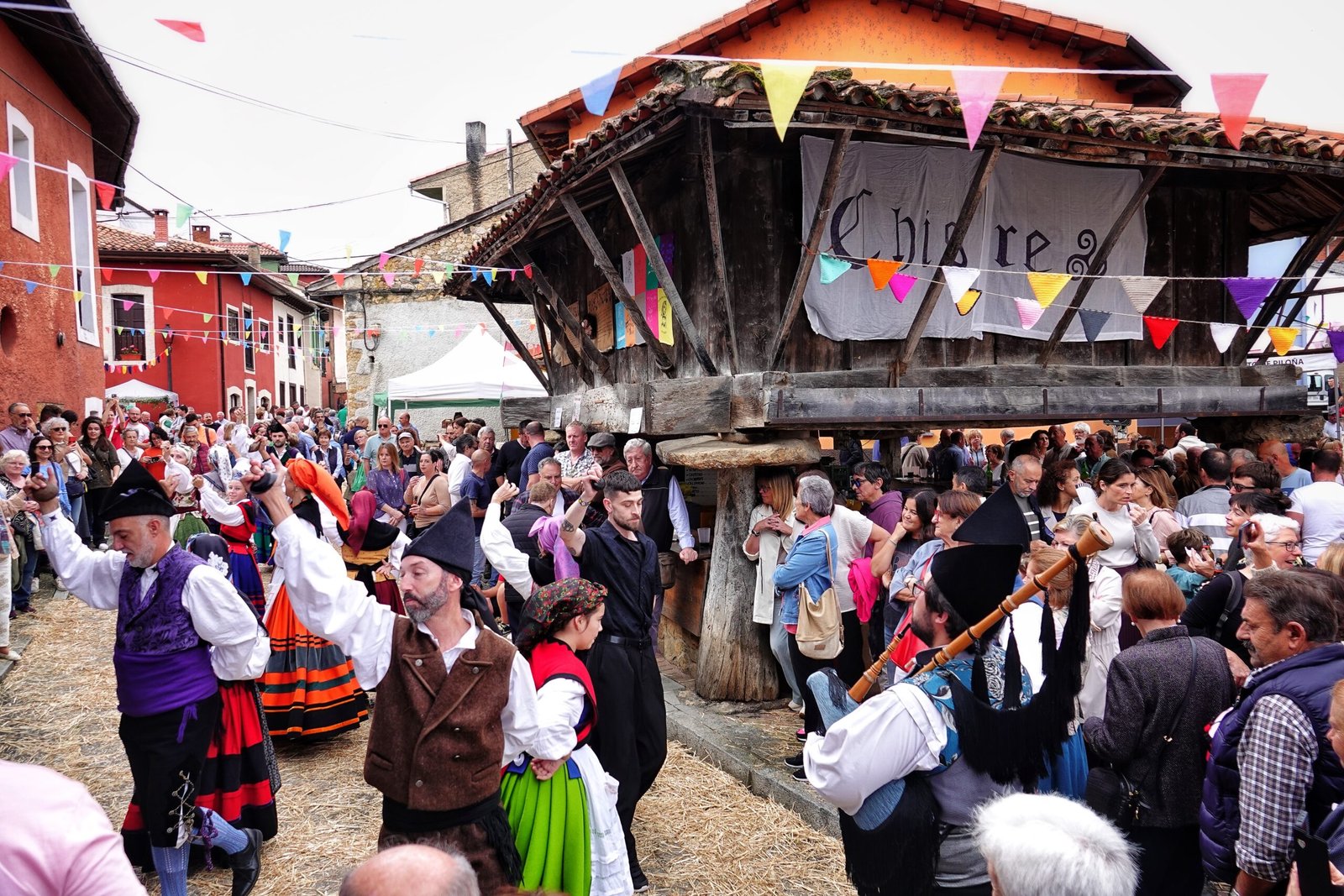 El Mercáu de Mestres: una cita imprescindible y un preliminar de lujo para la Avellana