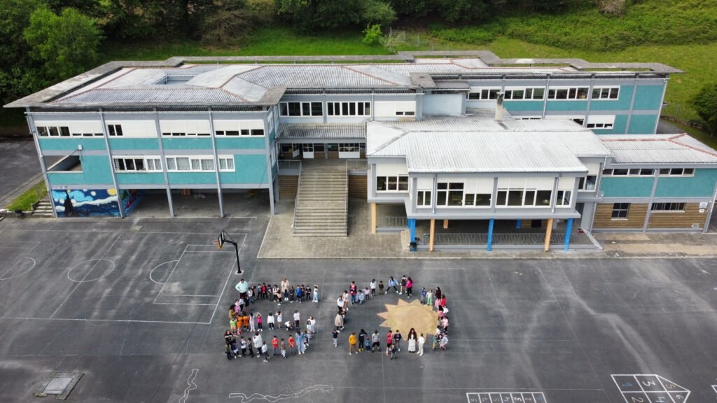 Cincuenta años de enseñanzas de un colegio que es «familia»