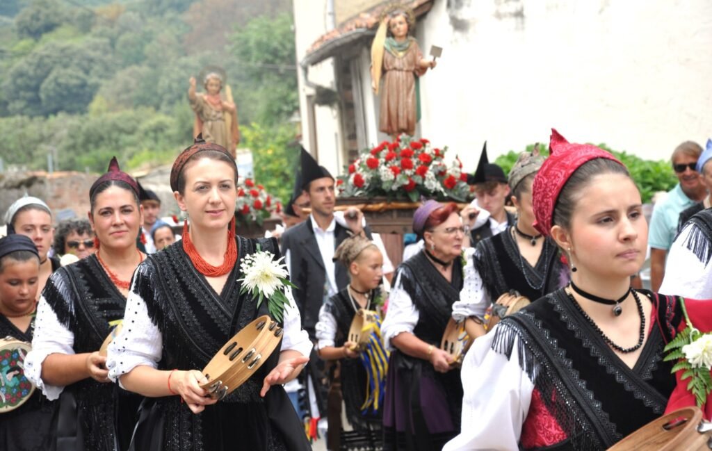 Porrúa festeja con pasión a los santinos Justo y Pastor