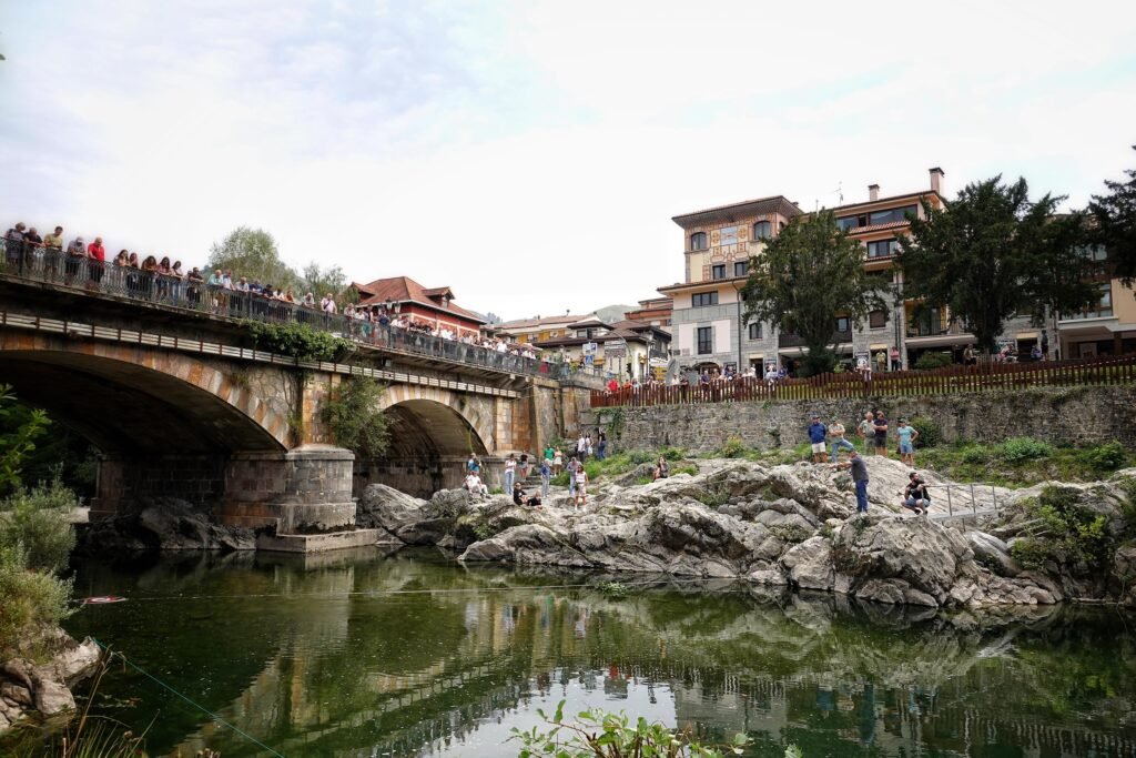 Cangas de Onís celebra su pasión por la pesca