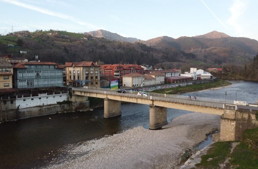 Adiós, puente de Arriondas