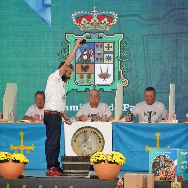 Preba de Sidra Casera de Parres: 35 palos y homenaje a Marcial Manzano