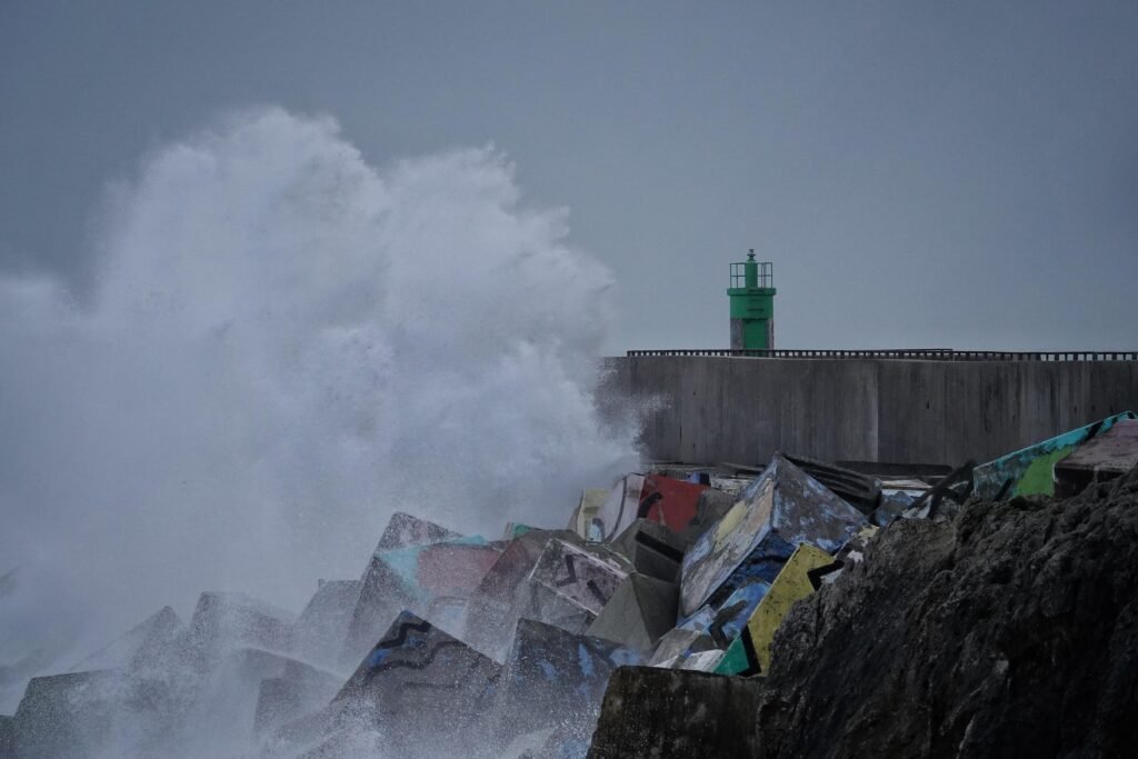 La costa de Llanes, imponente bajo las olas