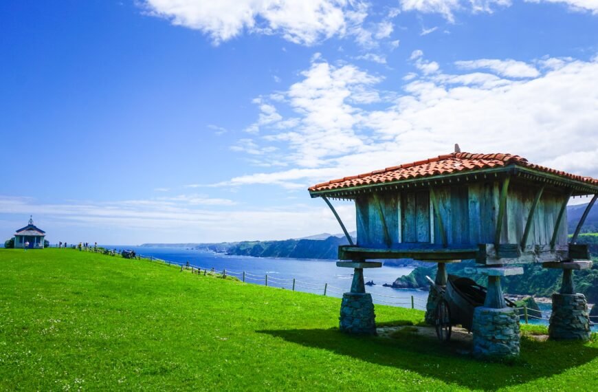 Seis miradores sobre el mar con ermitas, faros y sorpresas en lo alto