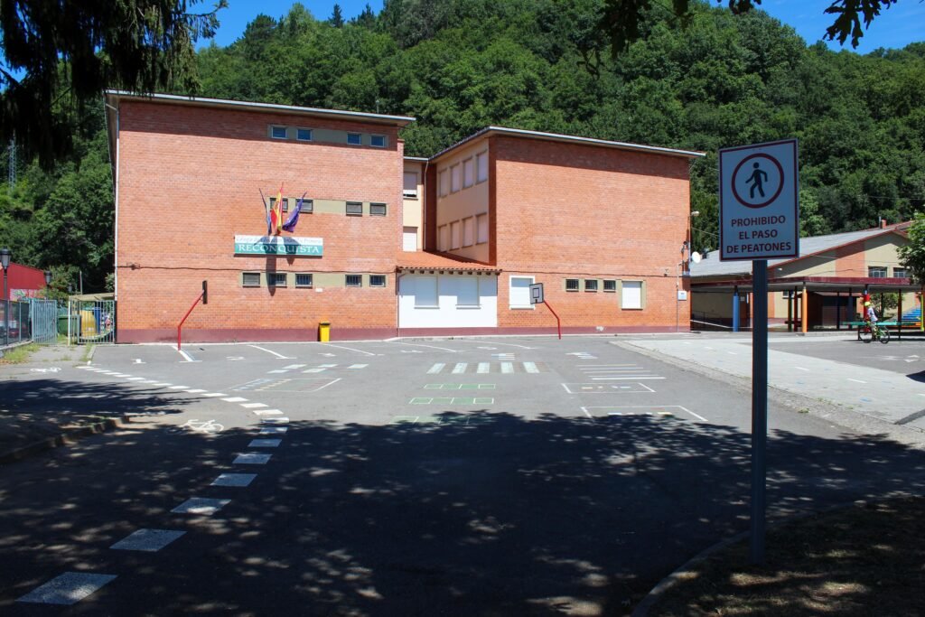 El colegio público Reconquista de Cangas de Onís, galardonado con el Sifón de Oro