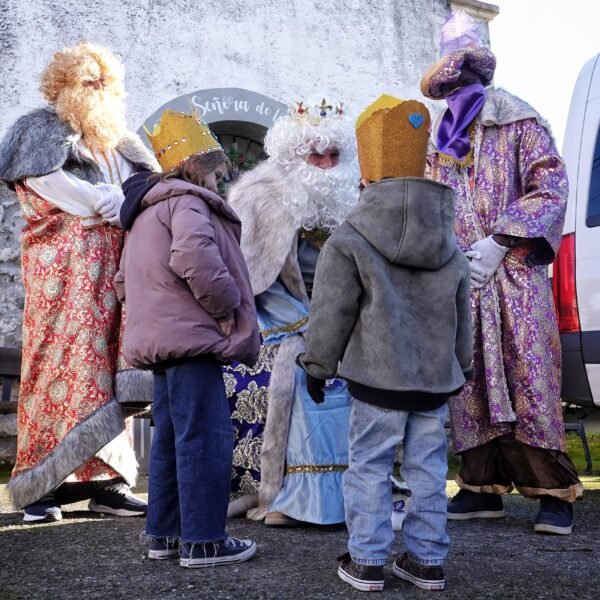 Los Reyes Magos ya están en Parres