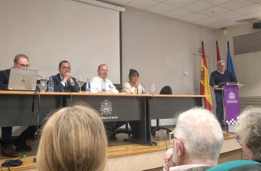 Philippe Sands y la ballena