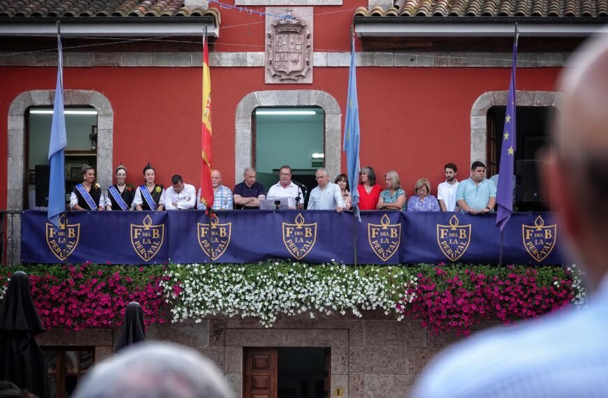 El Bollu abrió su edición 77 con 7 pregoneros en el balcón