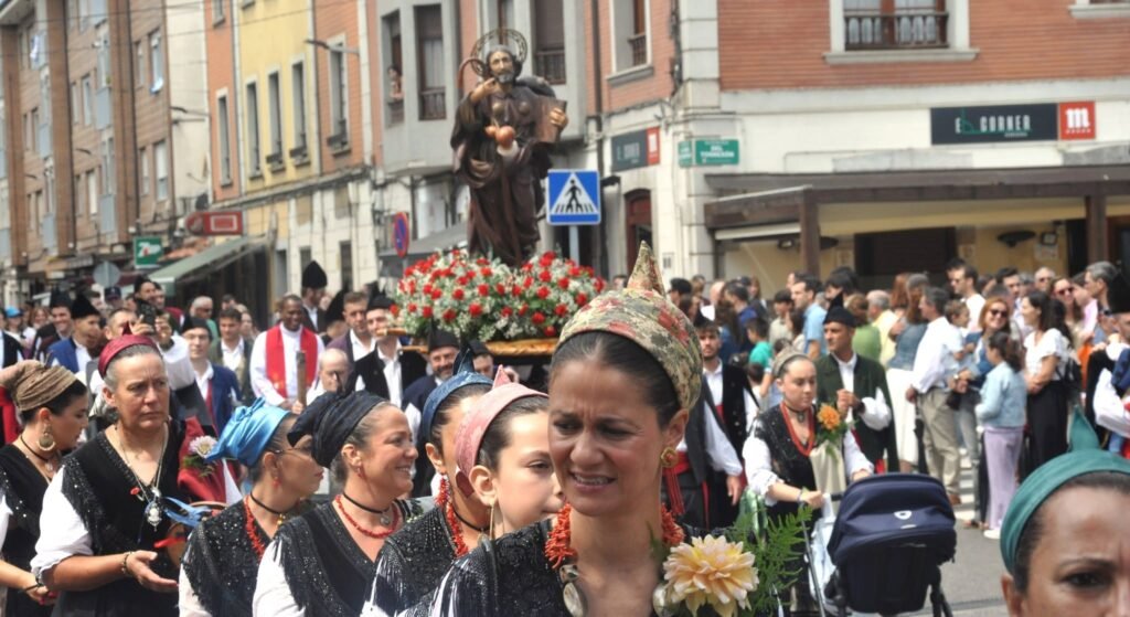 Posada festeja Santiago