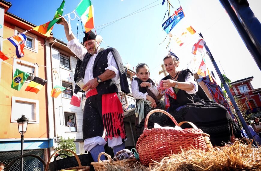 Domingo de Bollu: todo Arriondas a la calle
