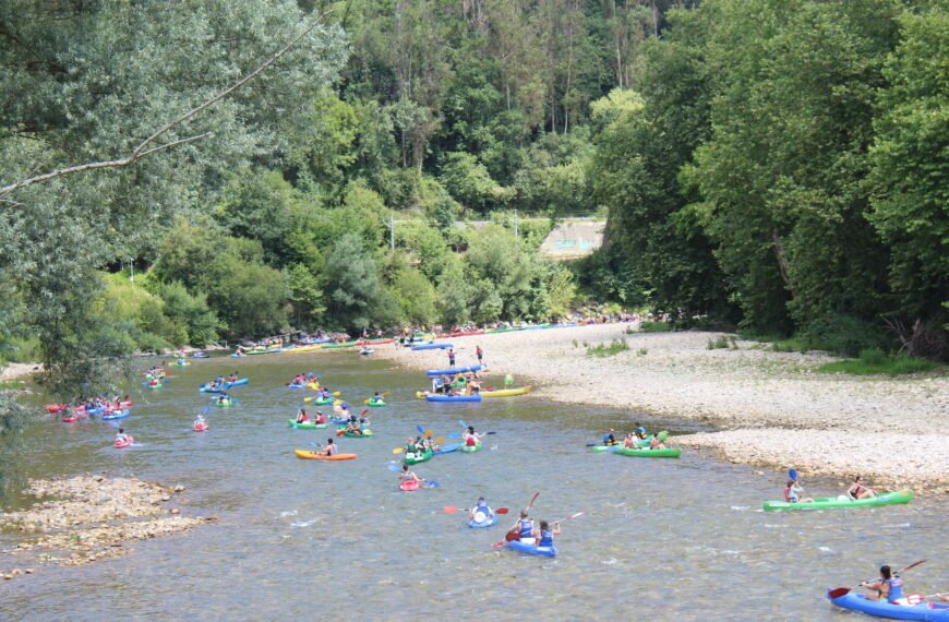 Parres prioriza el turismo de calidad y rechaza el único chiringuito del río Sella