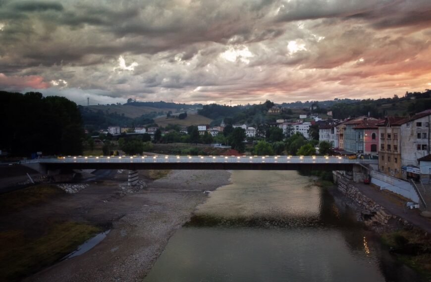 Un nuevo puente para una nueva era: Arriondas inaugura el puente Emilio Llamedo sobre el Sella