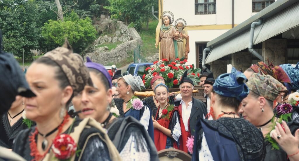 Porrúa honra a sus Santinos