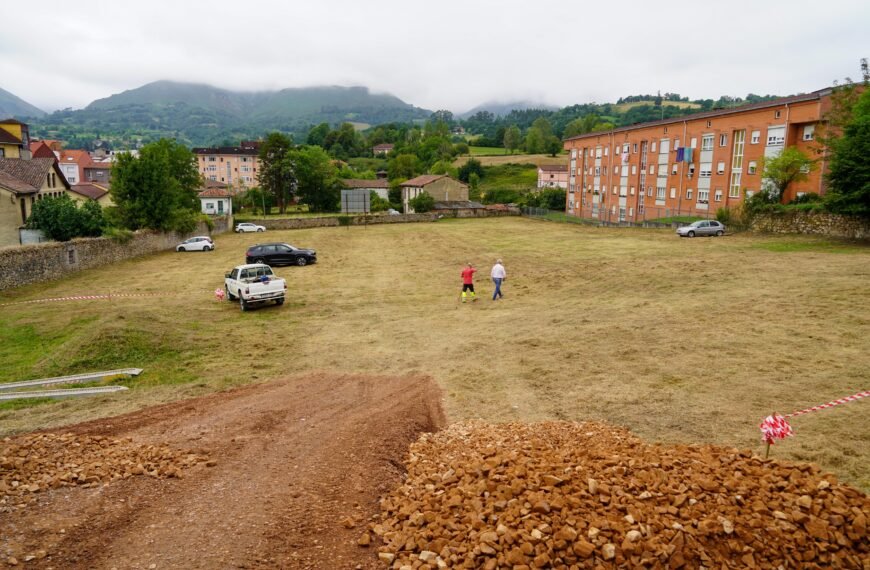 Infiestu estrena un nuevo aparcamiento con capacidad para más de 200 vehículos
