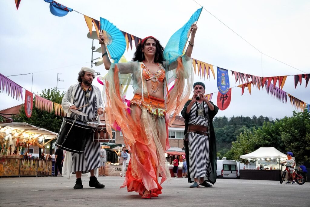 Arriondas alarga el verano con un mercáu medieval