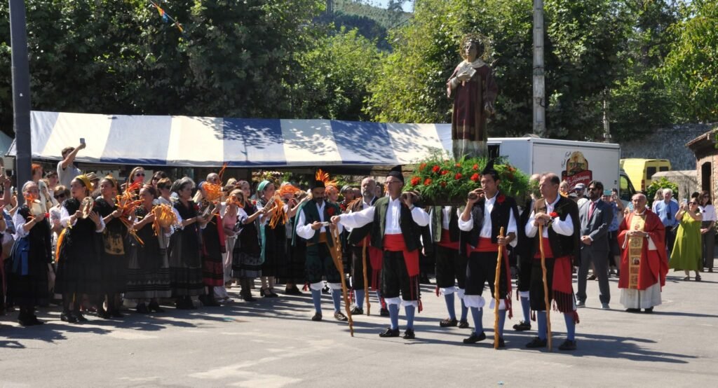 San Antolín brilla en Naves