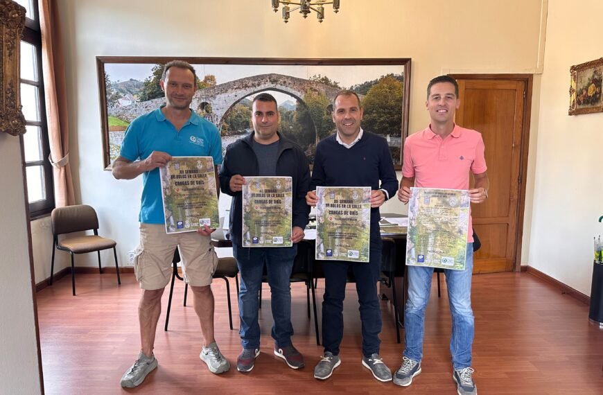 Los bolos regresan a las calles en Cangas de Onís